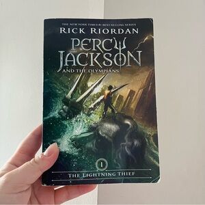 📚 4/25$ 📚 Percy Jackson and the Olympians: The Lightning Thief Book
